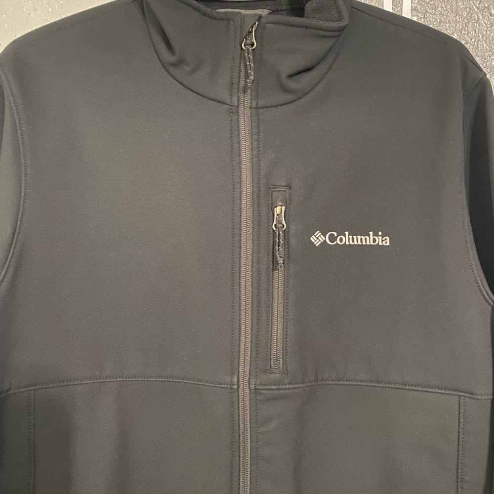 Columbia Men's Black Performance Jacket